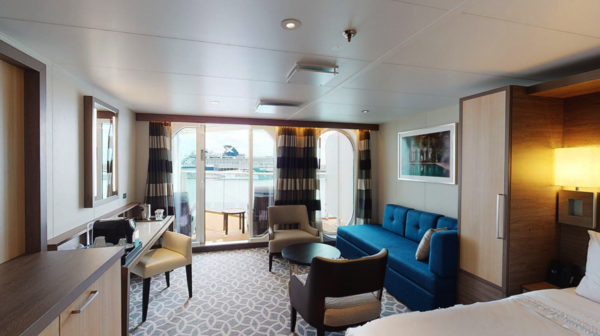 RCI Odyssey of the Seas Junior Suite with Large Balcony.png